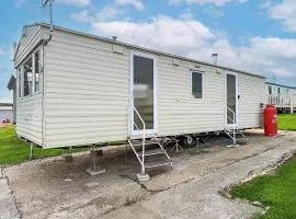 Cosy Caravan With Free Wifi At Sand Le Mere Holiday Park, Ref 71009R