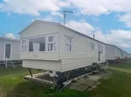 Superb 6 Berth Caravan At Harts Holiday Park In Kent Ref 74101B
