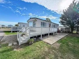 Caravan With Decking & Free Wifi At Steeple Bay Ref 36051D