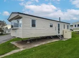 Homely, Dog Friendly Caravan At Sand Le Mere In Yorkshire Ref 71005O