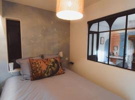 Maison Couette et Canard, hotel in Montdoumerc