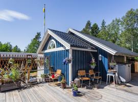 Holiday Home Solen by Interhome, hôtel avec piscine à Gräddö