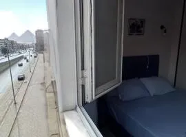 Pyramids Road Guest House cozy rooms and rooftop breakfast with the pyramids view