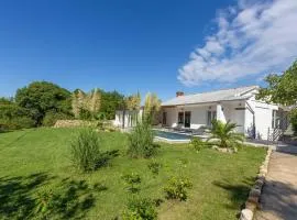 4 Bedroom Awesome Home In Mundanije