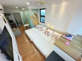 KL Sentral Monorail 4 pax Kuala Lumpur, Sky Pool Family Merdeka 118 Nice View