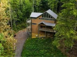 Multi Level Getaway Pool Hot Tub and Fireplace
