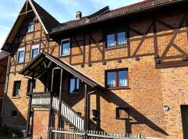 FEWO Unterm Stein - Ganzes Haus - 5 Schlafzimmer, hotelli kohteessa Alheim