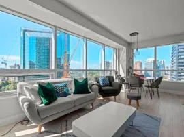 Fabulous Toronto 2Br 2Ba Condo Free parking Pool Gym