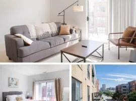 Spacious Third Ward Apt Near Summerfest with Balcony