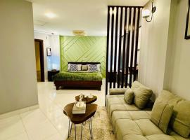 Luxury Studio Apartment, hotel en Karachi