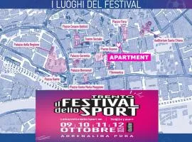 NEL CUORE DEL FESTiVAL -fascino anni '50 con balcone in centro storico-