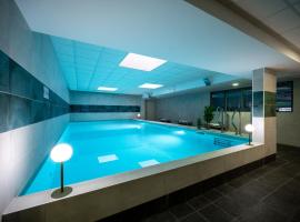 Nemea Appart Hotel Quai Victor Tours Centre, hotel in Tours