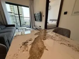 Elegant 1-Bedroom The Crest, Near Downtown Dubai