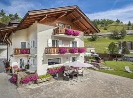 Pivan Apartments