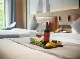 Phoenix Ancient Town is waiting for you at the Courtyard Guesthouse