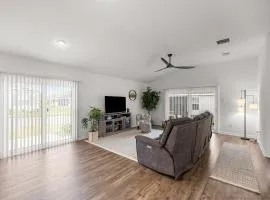 Spacious 2BR in The Villages With Golf Cart and King Bed