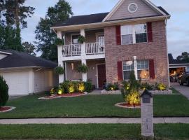 Home Away From Home 10-minutes IAH airport-Hospital-malls-Restaurants, hotel in Houston