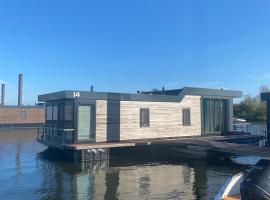 De Maasterp - Watervillage 14, barco en Oh&eacute; en Laak