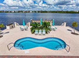 Palm Bay Club By Beachside Management, hotel in Siesta Key