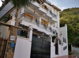 R&eacute;sidence CHEZLO, hotel con estacionamiento en Jijel