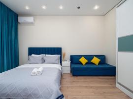 однакомнатная квартира с шикарным видом на горы, hotel di Almaty