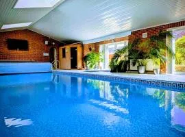 Aberfall Villa Pool Hot Tub Saunas Gym Cinema Gdns
