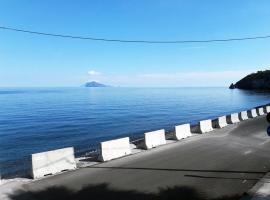 Eoliando Case per Vacanza - Lipari Acquacalda Mare, hotel em Acquacalda