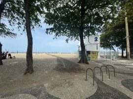Quarto de Hóspedes a 3 min da praia