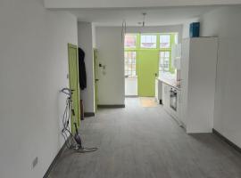 Main Wasall High Street flat above shop, ξενοδοχείο σε Γουόλσολ