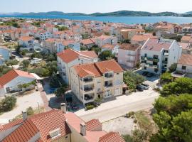 Apartments with parking space Srima - Vodice, Vodice - 23593, ξενοδοχείο σε Srima