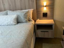Fourteen38 Mews Guesthouse, hotel en Dwarsloop