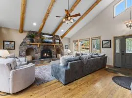 Creekside Retreat Hot Tub + Game Room