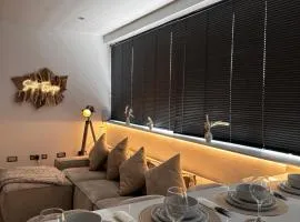 Luxury 2-Bed Hove Suite Escape