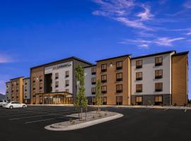 LivAway Suites Orem-Vineyard, отель рядом с аэропортом Provo Municipal - PVU в городе Vineyard