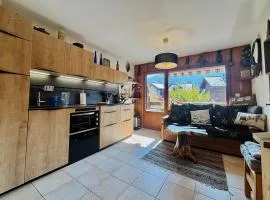 Appartement T3 rénové, lumineux, balcon et parking au centre du village de Samoëns - FR-1-624-73