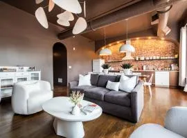 Hollyhock Suite 501: 4 bed/2 bath with soaking tub