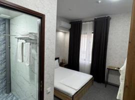 Azizbek INN Hotel White, hotel in Yakkasaray