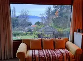 Cabaña amplia, piscina, vista y bajada al lago