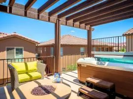 Red Rock Hideaway Family Home with Casita