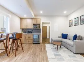 Aurora Lite - Brand new suite with private entrance