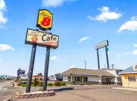 Super 8 by Wyndham Ontario