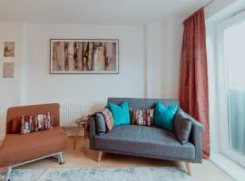 The Diickens Den - Great Value 1-Bed Apartment - Contractor - Friendly and Ideal for Long Stays