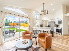 Modern Western Retreat Pet Friendly 4 Bed 2 Bath