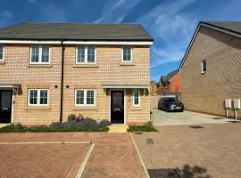 New Build Property, Contractors, Parking & WiFi