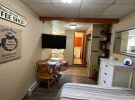 Coffee studio, walking distance to downtown
