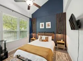 Stylish Historic Home Near Bishop Arts 5 min