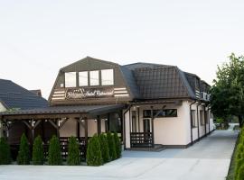 Hostel Karisma, hotel en Bacău