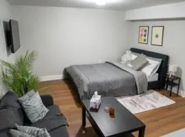 Studio Apartment B - Full Kitchen - Cozy and Modern