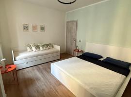 Casa Tuxedo-Comfort&Relax-A due passi dal centro, hotel in Verbania