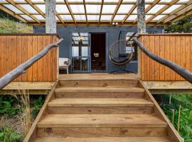 Harakeke Hut, hotel com banheiras de hidromassagem em Brightwater